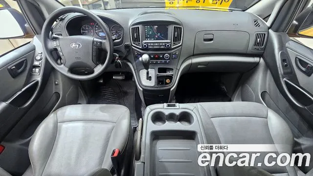 Hyundai Starex 2019 — фото 10