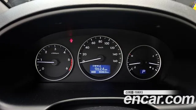 Hyundai Starex 2019 — фото 11