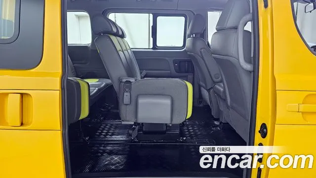 Hyundai Starex 2019 — фото 17