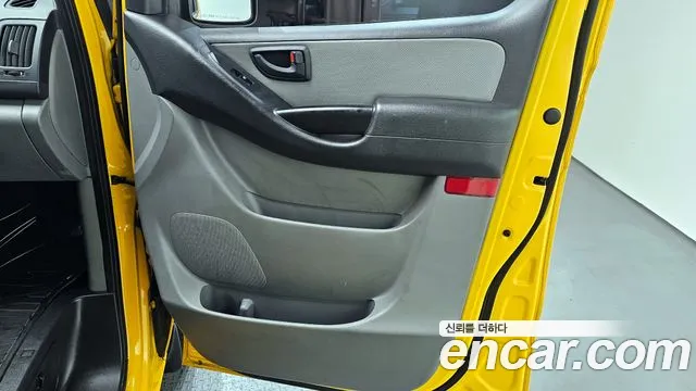 Hyundai Starex 2019 — фото 14