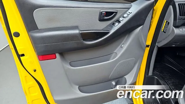 Hyundai Starex 2019 — фото 15