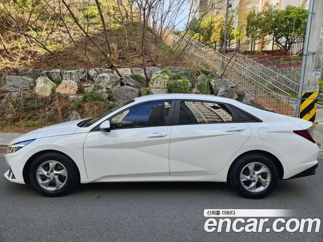 Hyundai AVANTE 2021 — фото 11