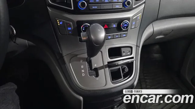 Hyundai Starex 2018 — фото 9