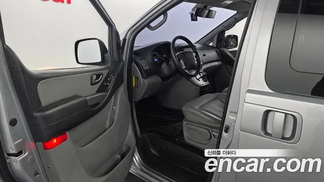 Hyundai Starex 2018 — фото 10