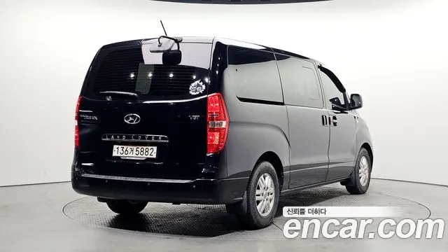 Hyundai Starex 2017 — фото 2
