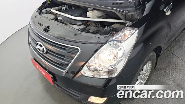 Hyundai Starex 2017 — фото 6