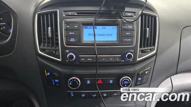 Hyundai Starex 2017 — фото 18