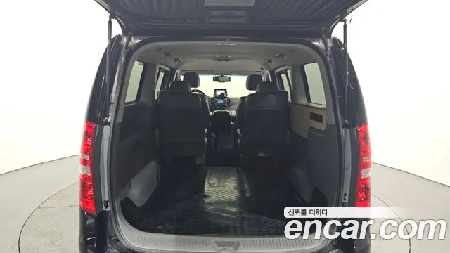 Hyundai Starex 2017 — фото 20