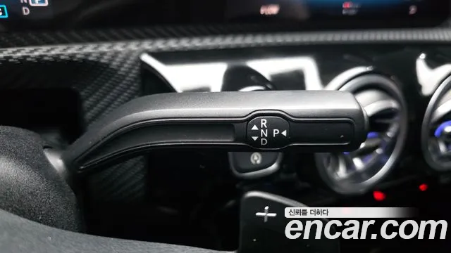 Mercedes-Benz A-Class 2020 — фото 12
