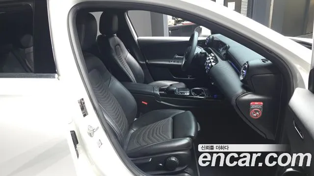 Mercedes-Benz A-Class 2020 — фото 17