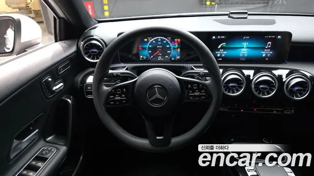 Mercedes-Benz A-Class 2020 — фото 19