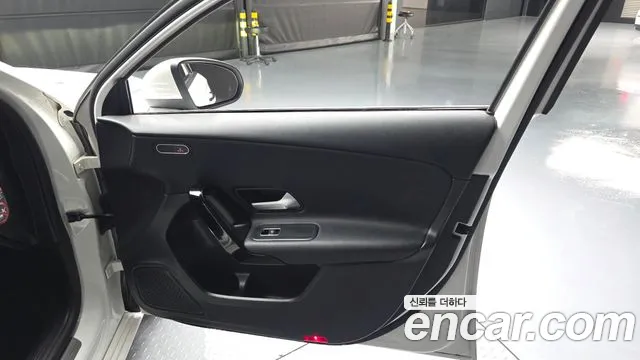 Mercedes-Benz A-Class 2020 — фото 14