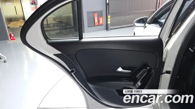 Mercedes-Benz A-Class 2020 — фото 15