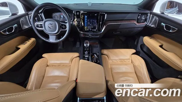 Volvo S60 2021 — фото 10