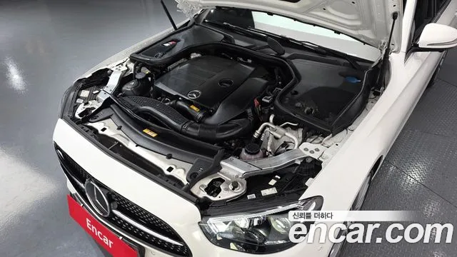 Mercedes-Benz E-Class 2022 — фото 6