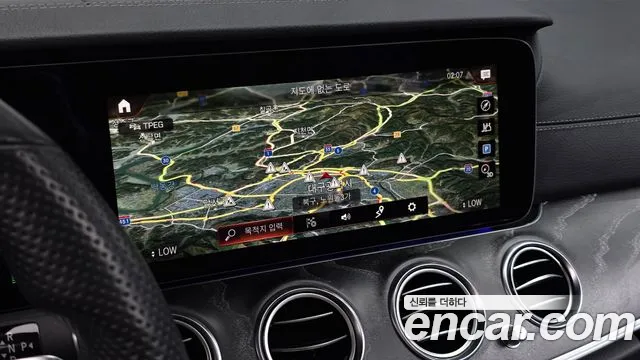 Mercedes-Benz E-Class 2022 — фото 19