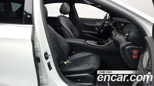 Mercedes-Benz E-Class 2022 — фото 16