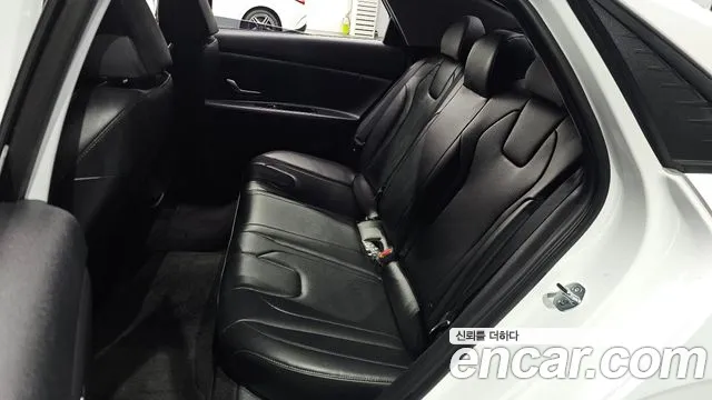 Hyundai AVANTE 2023 — фото 11