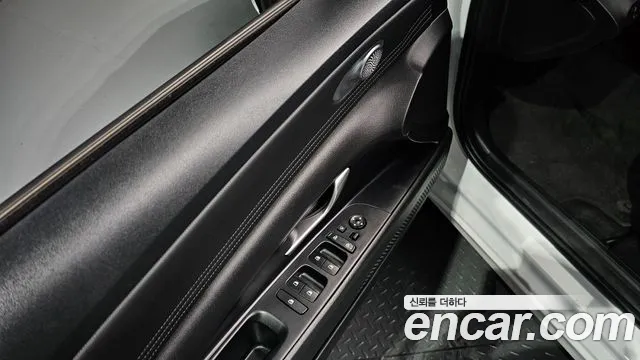 Hyundai AVANTE 2023 — фото 19