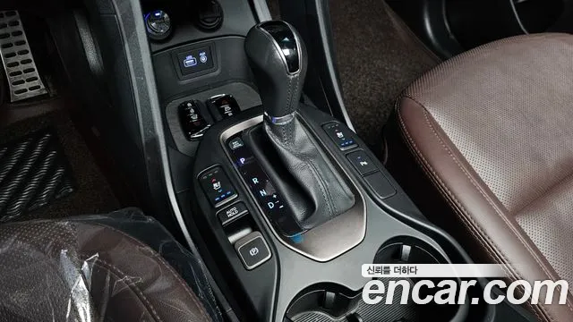 Hyundai Santafe 2017 — фото 9