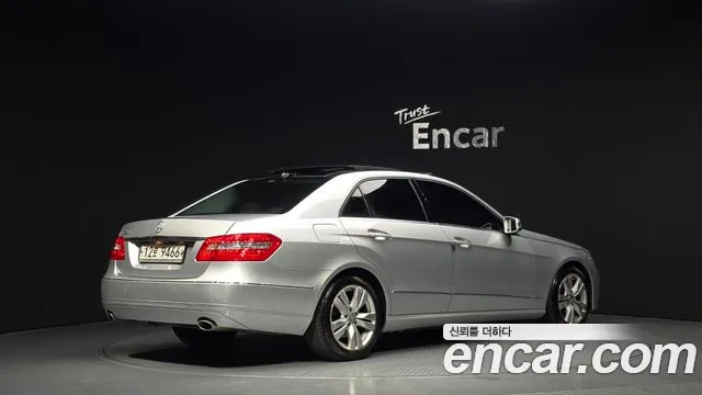 Mercedes-Benz E-Class 2010 — фото 2
