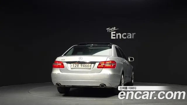 Mercedes-Benz E-Class 2010 — фото 4