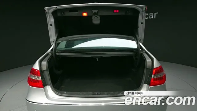 Mercedes-Benz E-Class 2010 — фото 19