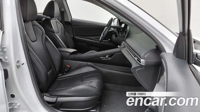 Hyundai AVANTE 2021 — фото 16