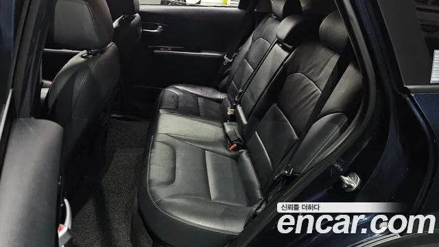 Kia Niro 2017 — фото 11