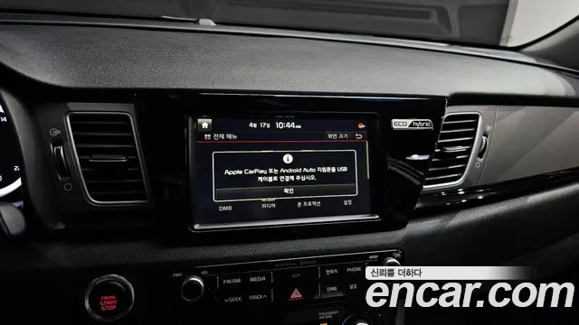 Kia Niro 2017 — фото 12