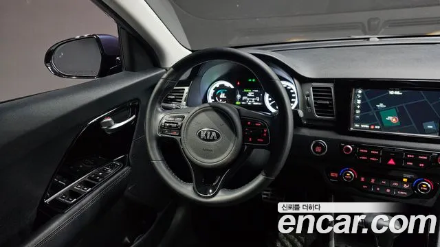 Kia Niro 2017 — фото 13
