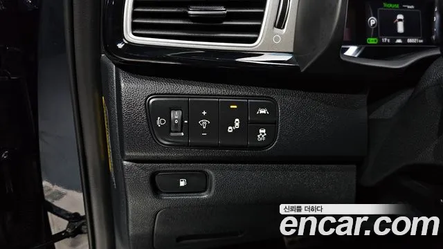 Kia Niro 2017 — фото 19