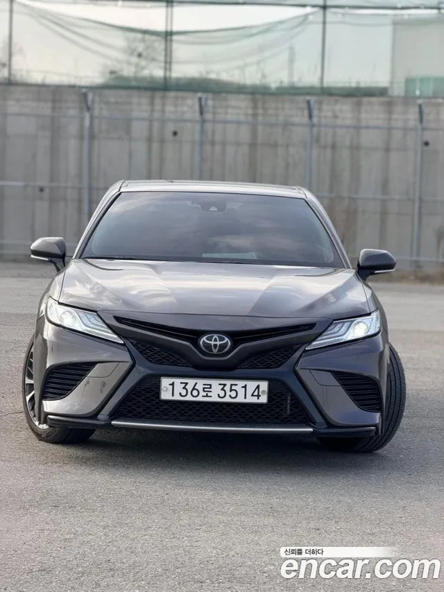 Toyota Camry 2020 — фото 1