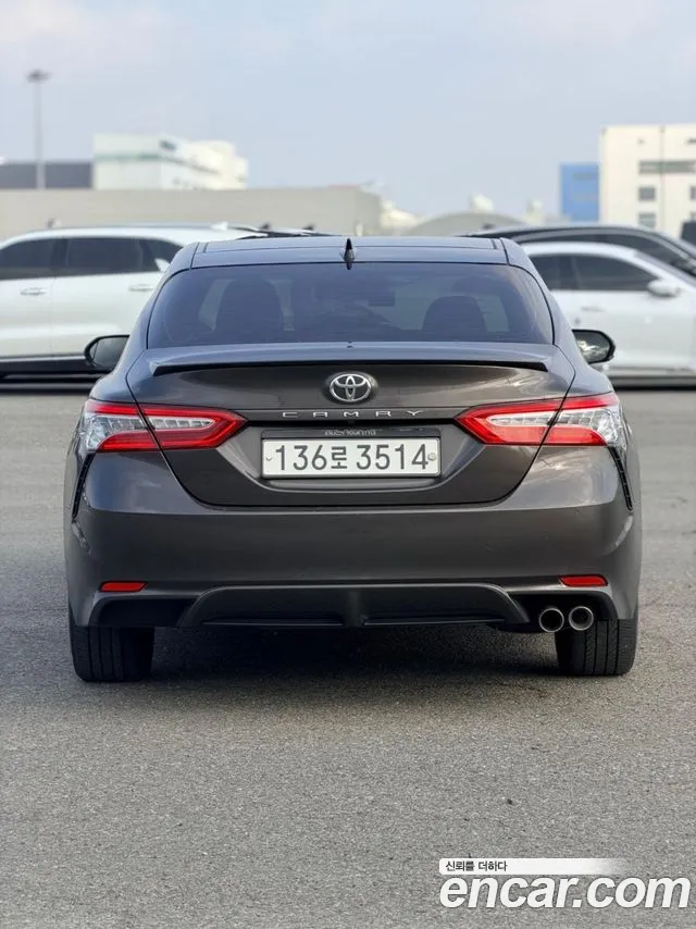 Toyota Camry 2020 — фото 2