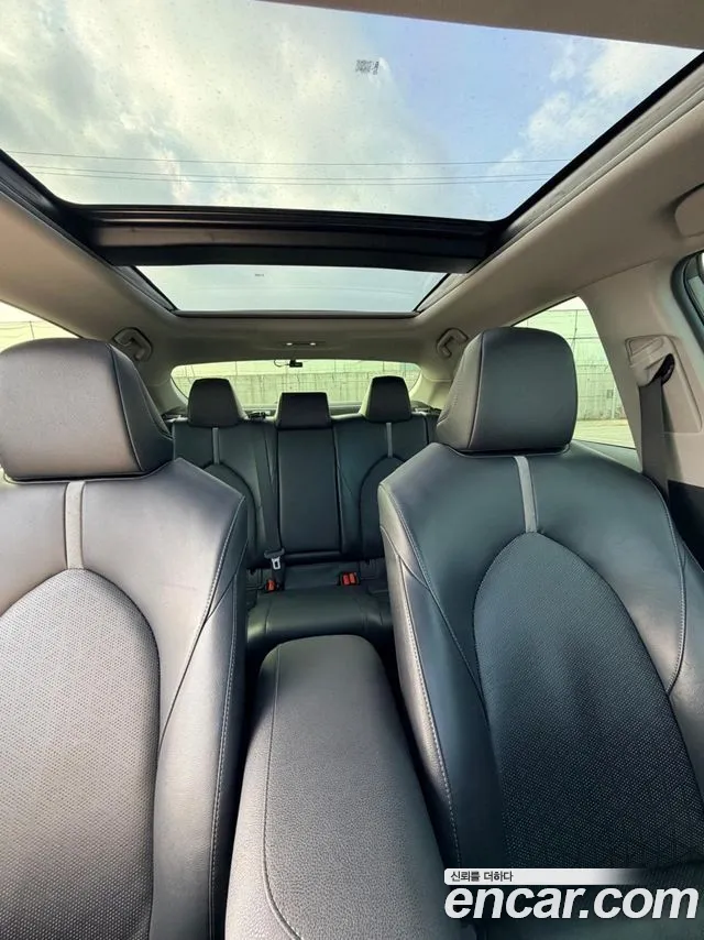 Toyota Camry 2020 — фото 13