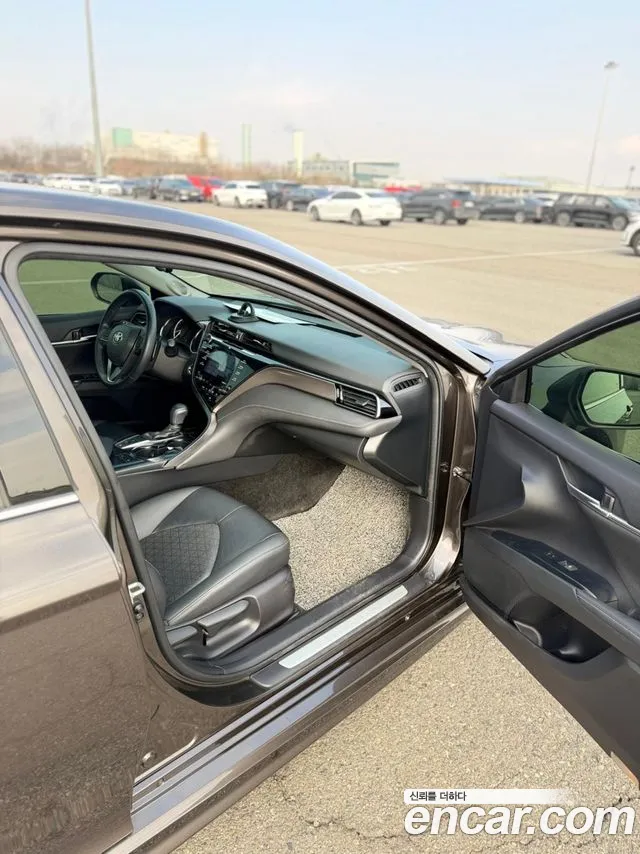 Toyota Camry 2020 — фото 14
