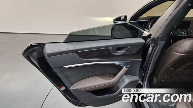 Audi A7 2021 — фото 15