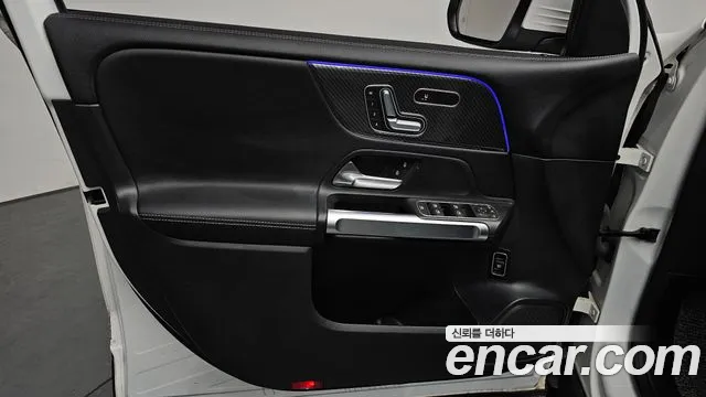 Mercedes-Benz GLB-Class 2021 — фото 13