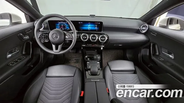 Mercedes-Benz A-Class 2020 — фото 10