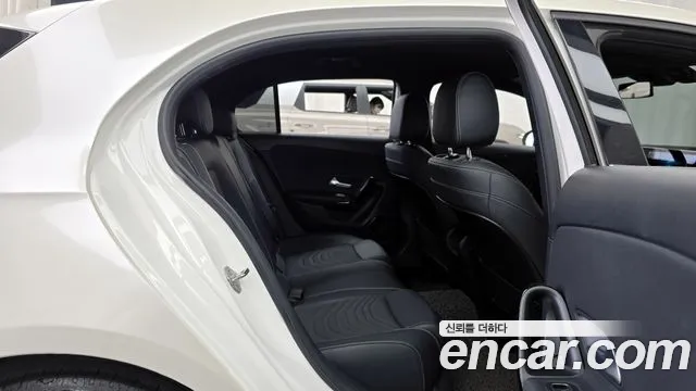 Mercedes-Benz A-Class 2020 — фото 17