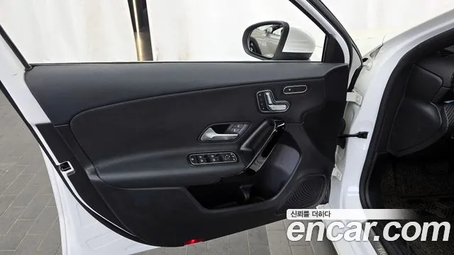 Mercedes-Benz A-Class 2020 — фото 14