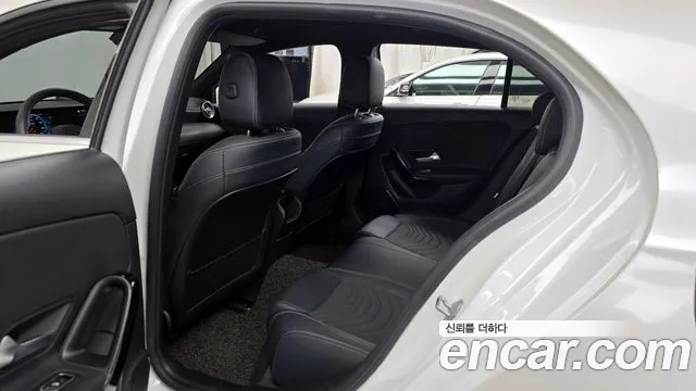 Mercedes-Benz A-Class 2020 — фото 16