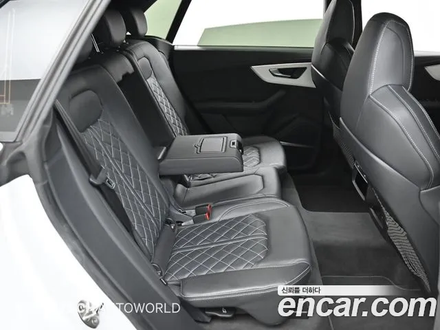 Audi Q8 2022 — фото 12