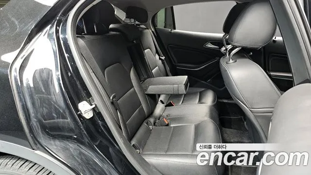 Mercedes-Benz GLA-Class 2017 — фото 11