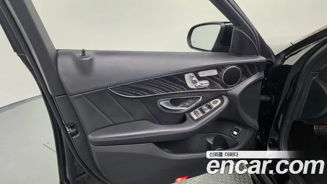 Mercedes-Benz C-Class 2017 — фото 13