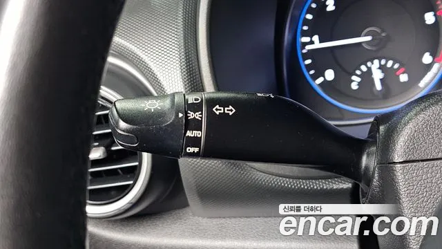 Hyundai Kona 2018 — фото 18