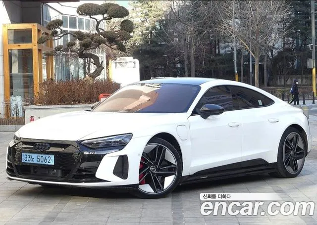 Audi RS e-tron GT 2022 — фото 2