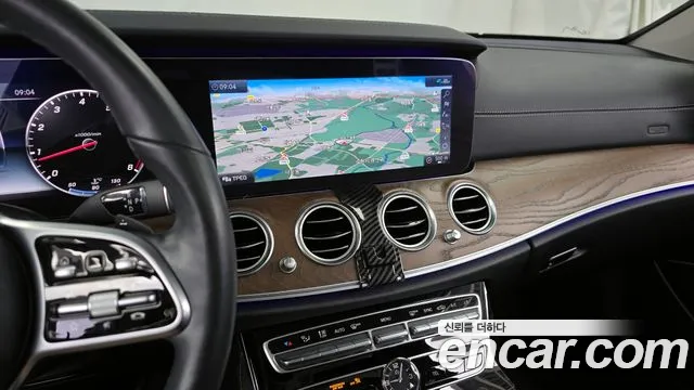 Mercedes-Benz E-Class 2020 — фото 20