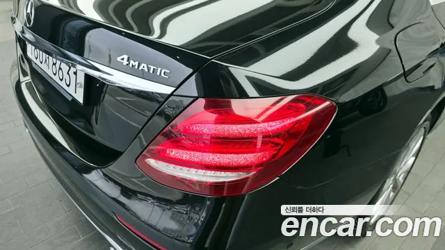 Mercedes-Benz E-Class 2020 — фото 9