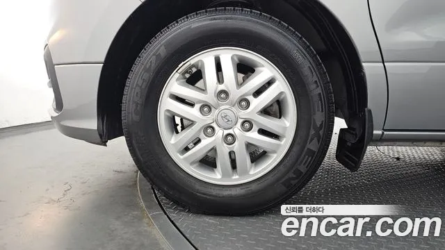 Hyundai Starex 2019 — фото 5